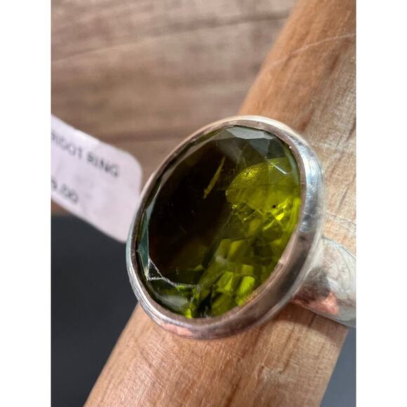 NEW size 7.5 peridot oval cut gemstone sterling silver ring 5.96 grams - Picture 9 of 16